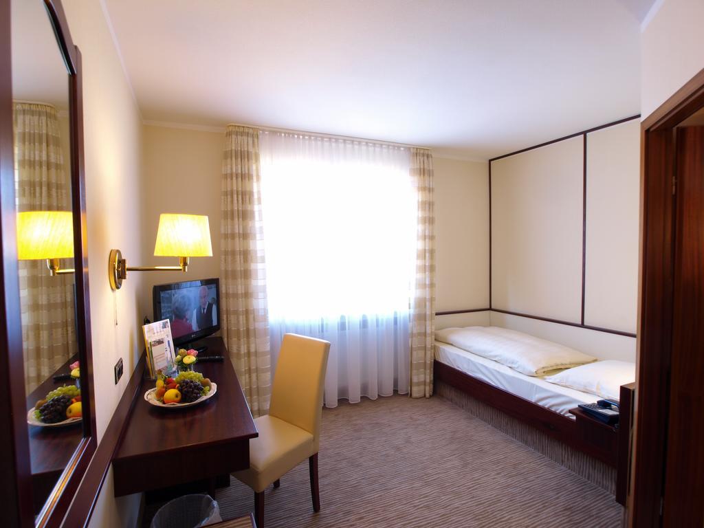 Hotel Landhaus Silbertanne Rotenburg an der Fulda Dış mekan fotoğraf